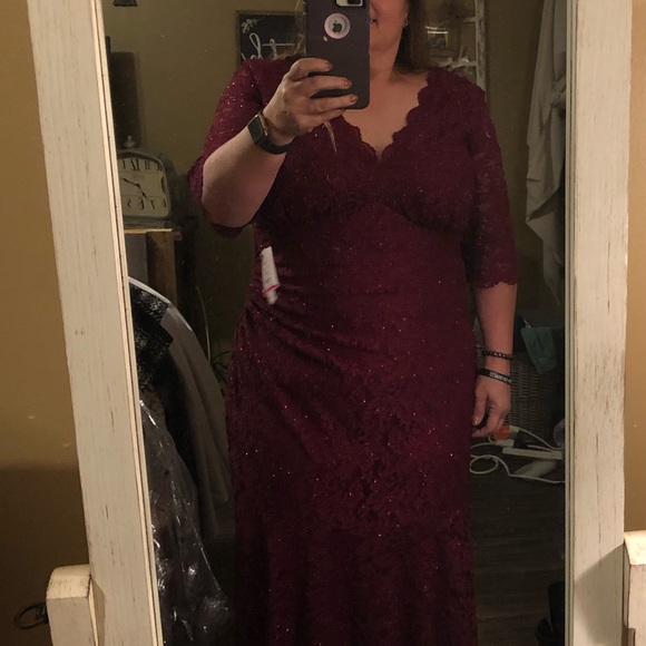 Mother of the Bride/Groom Dress - Picture 2 of 4